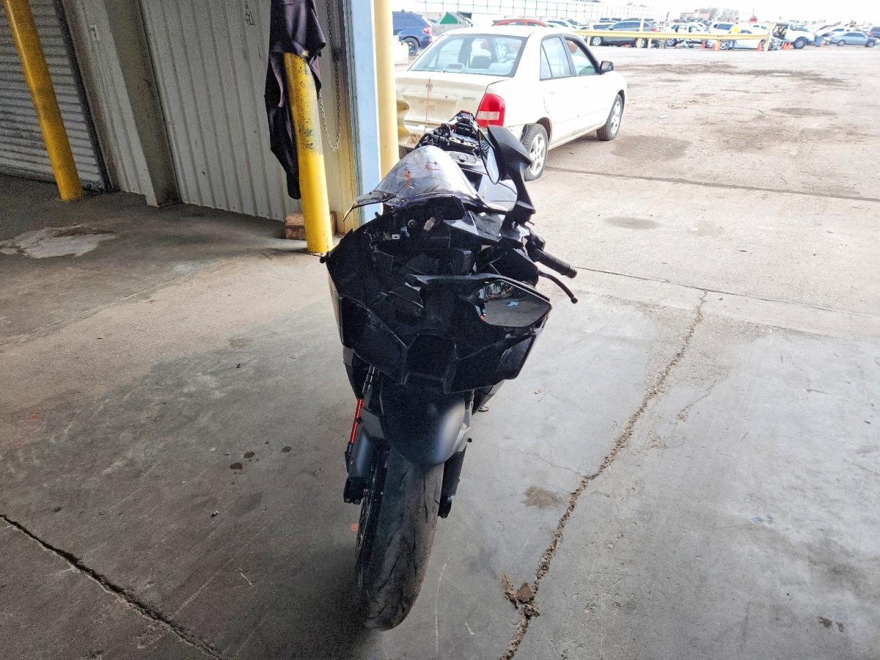 2025 Kawasaki Zx1002 l