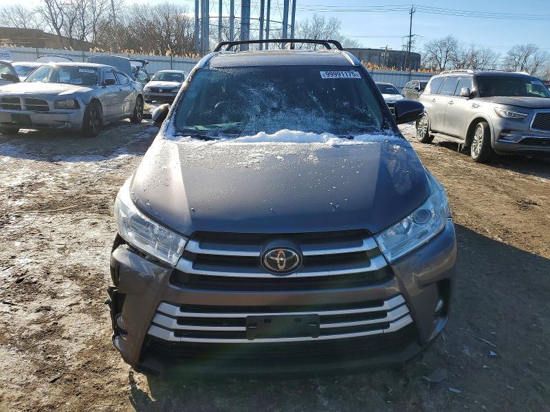 2018 Toyota Highlander se