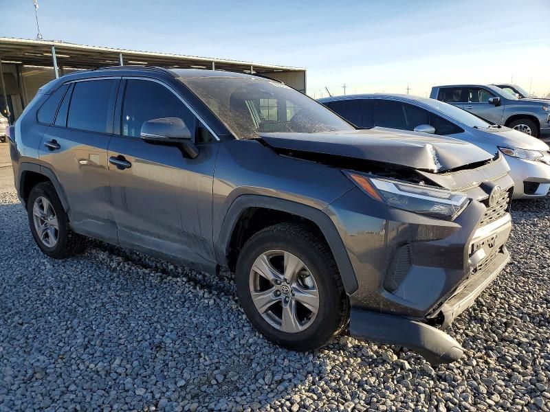 2022 Toyota Rav4 xle