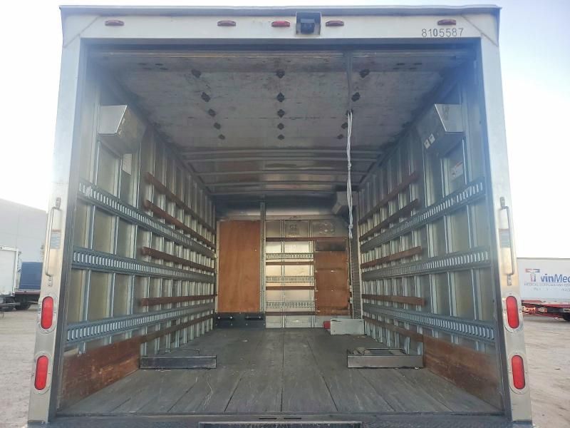 2017 Hino 195 box Truck