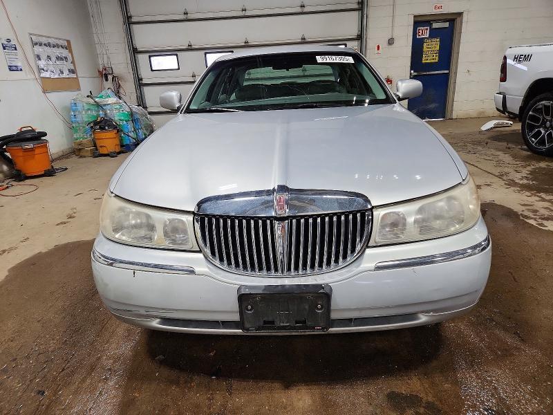 1999 Lincoln Town car Executive