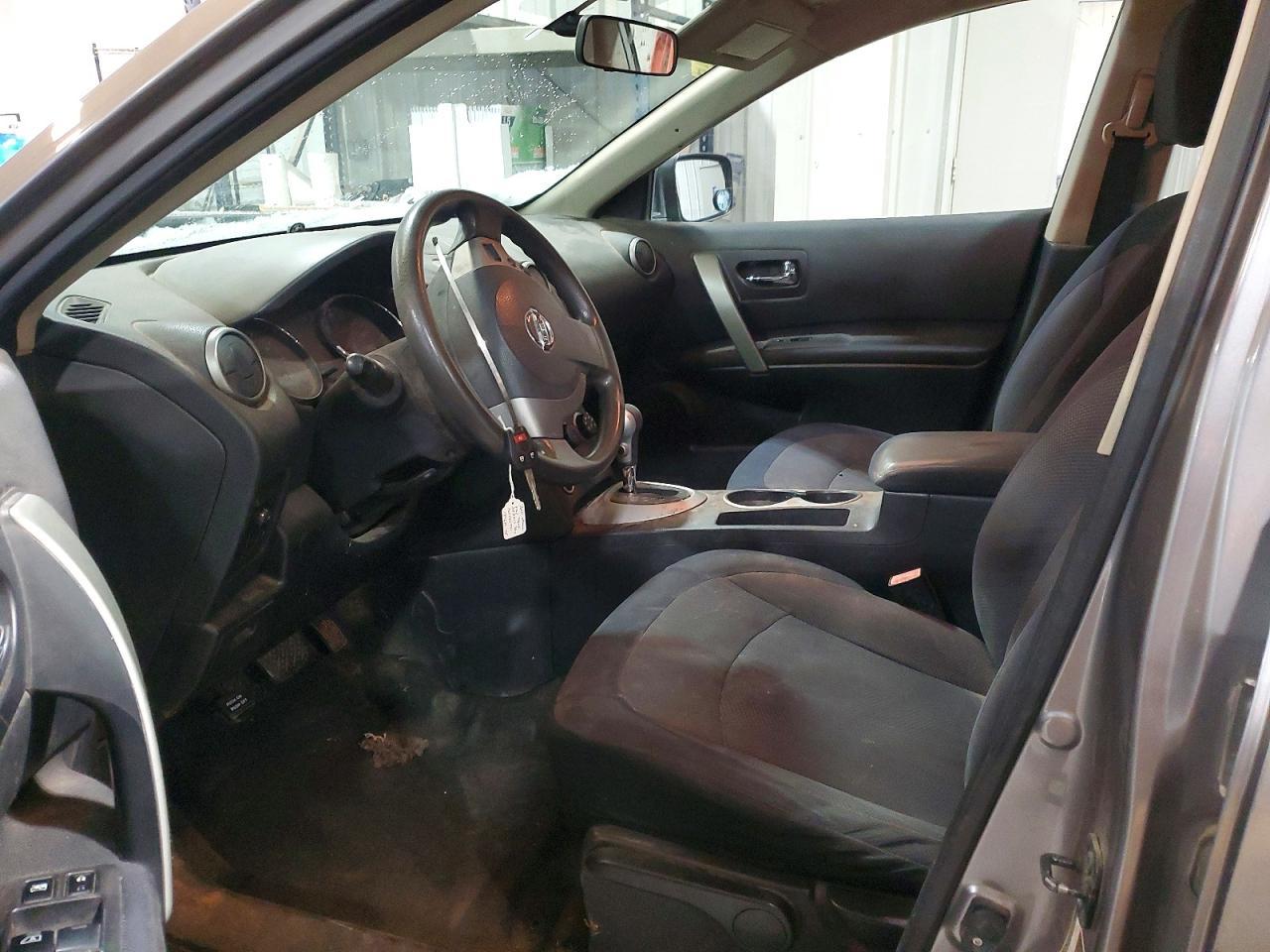 2011 Niss Rogue s