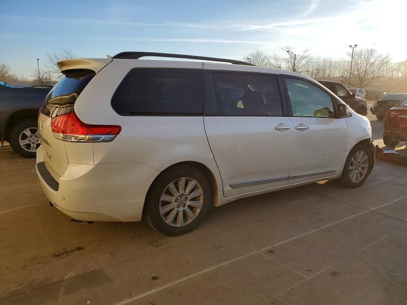 2012 Toyota Sienna xle