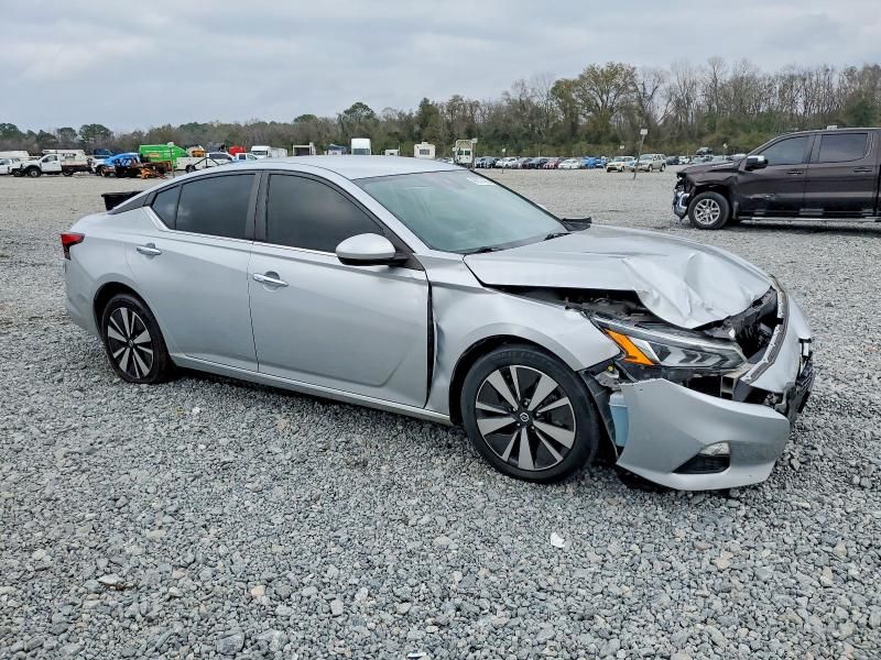 2022 Nissan Altima sv