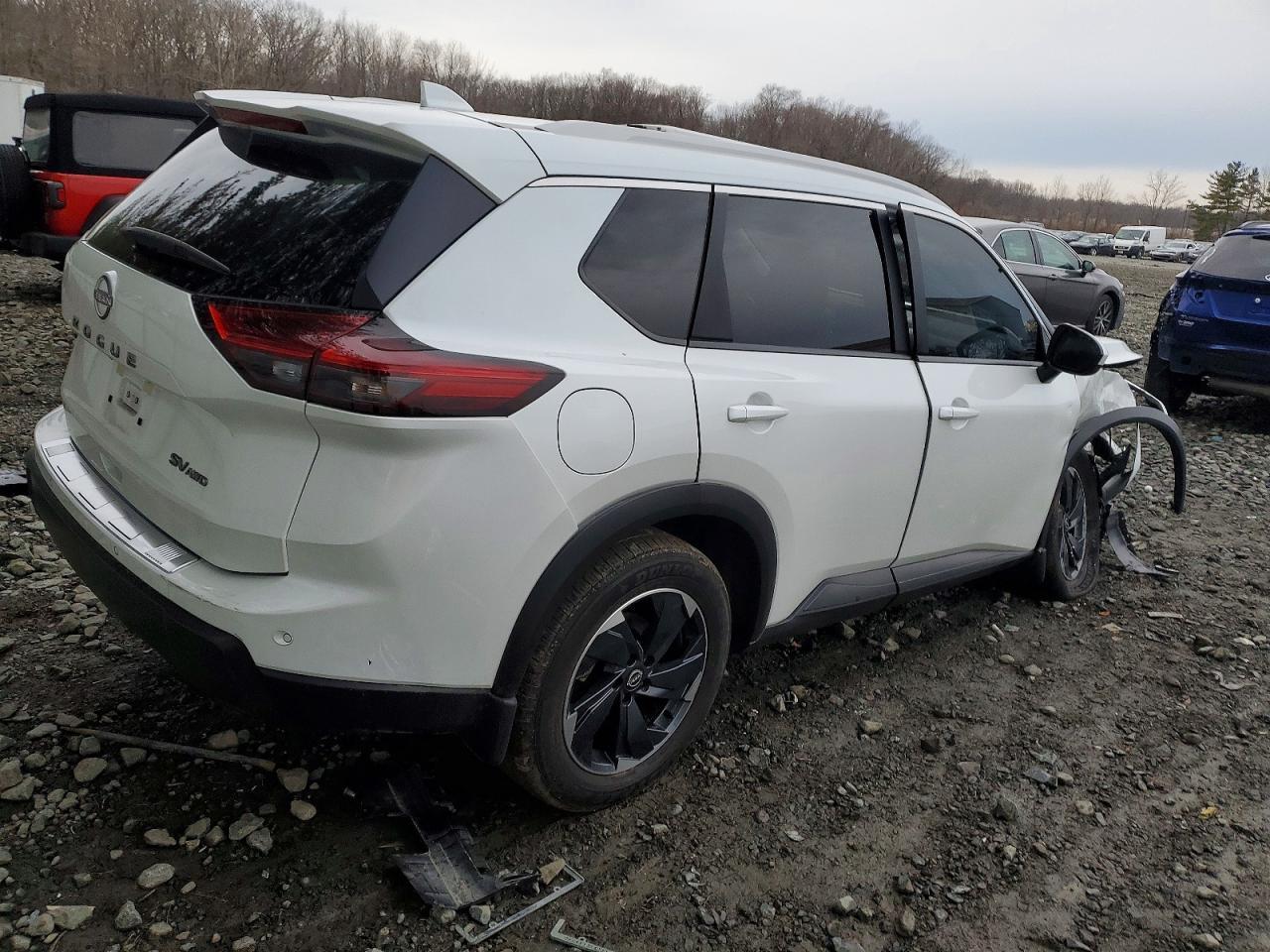 2024 Nissan Rogue sv