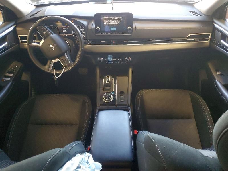 2024 Mitsubishi Outlander es