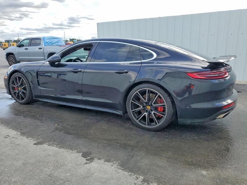 2018 Porsche Panamera Turbo