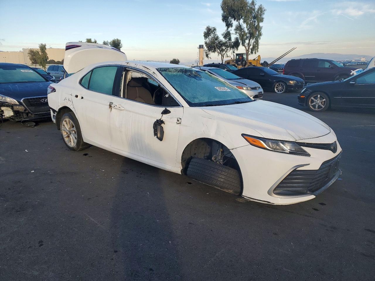 2022 Toyota Camry le