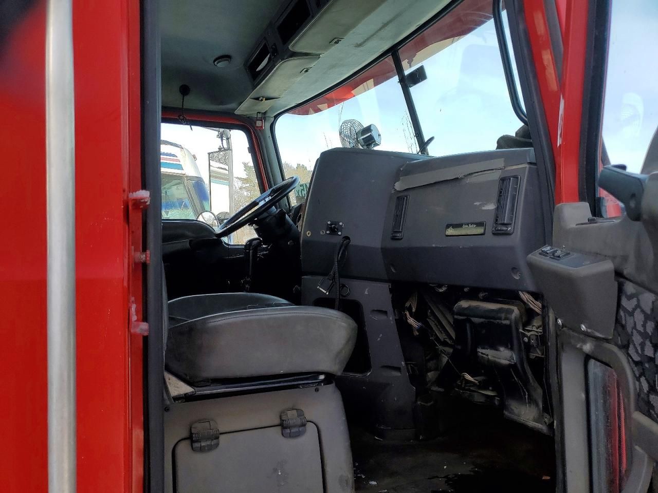 2009 Mack GU713 ROLL-OFF Container Truck