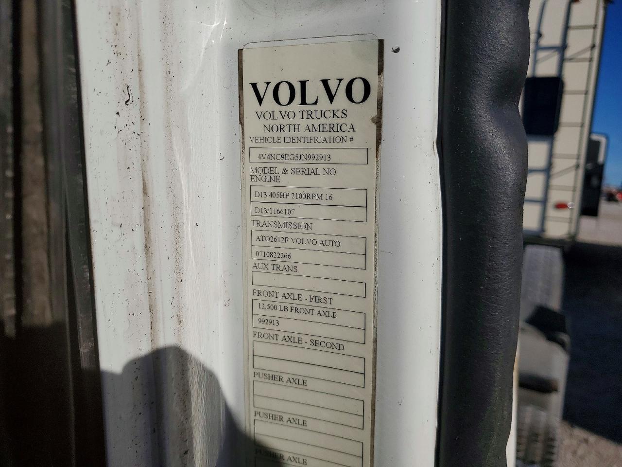 2018 Volvo VNL Semi Truck