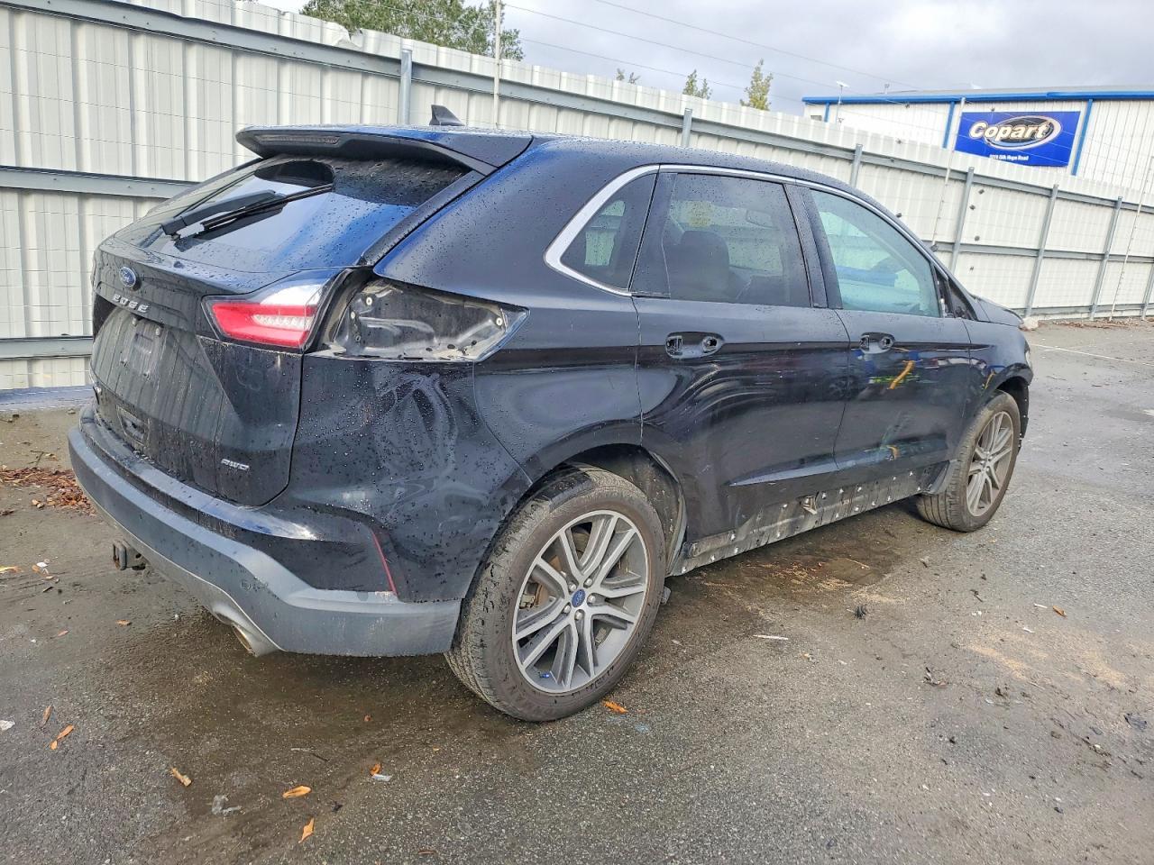 2022 Ford Edge Titanium