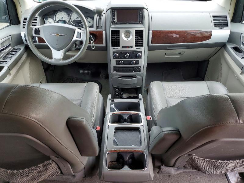 2010 Chrysler Town & Country Touring