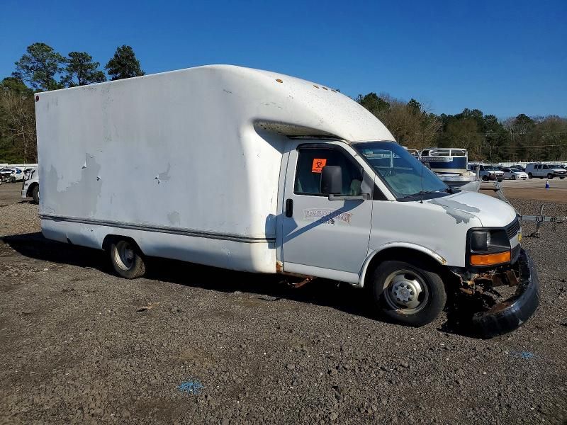2004 Chevrolet Express Delivery Truck