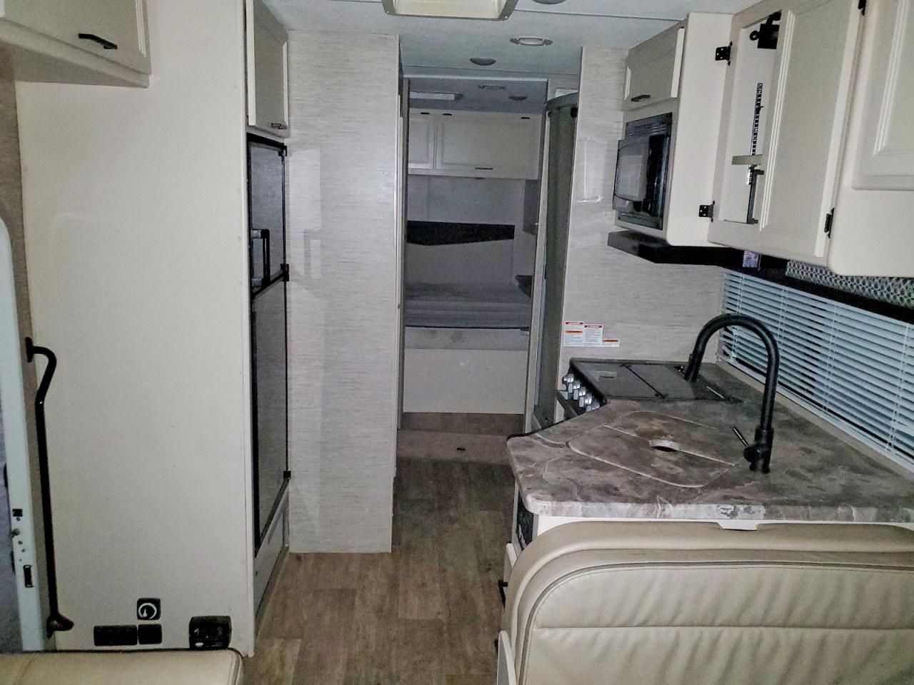 2023 Ford Econoline E450 Super Duty Cutaway van