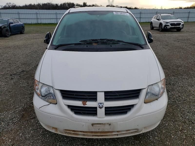 2005 Dodge Grand Caravan se