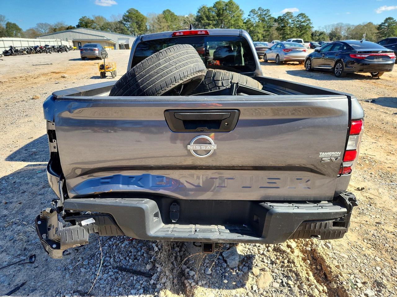 2024 Nissan Frontier SV