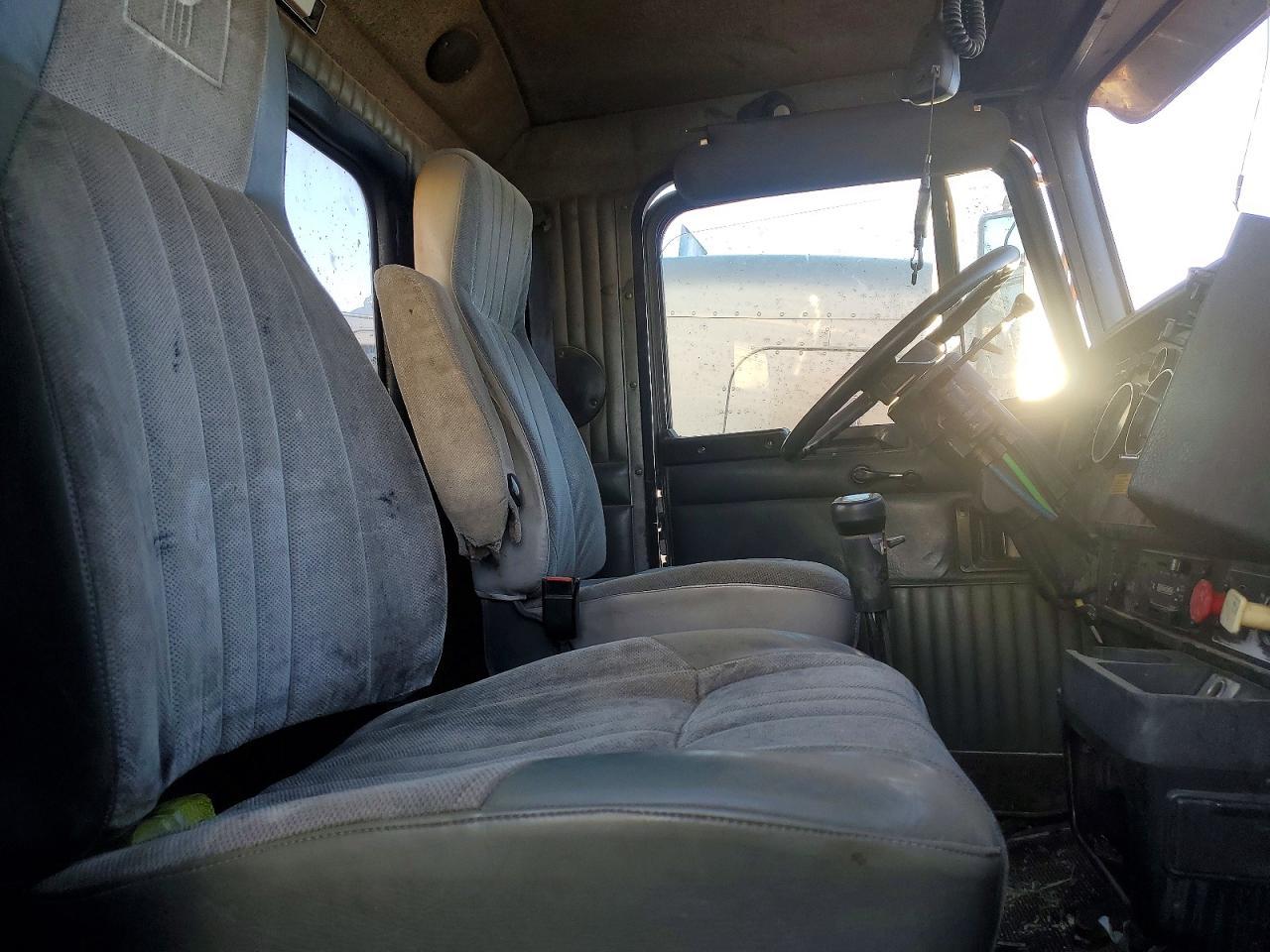 1996 Kenworth Construction T800