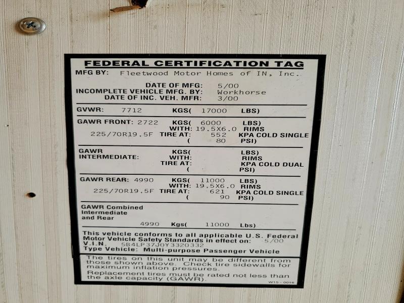 2000 Workhorse Custom Chassis 1 TON Nominal Recreational Vehicle