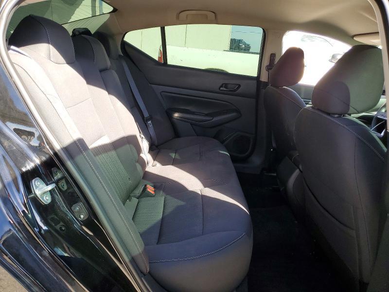 2025 Niss Altima 2.5 sv