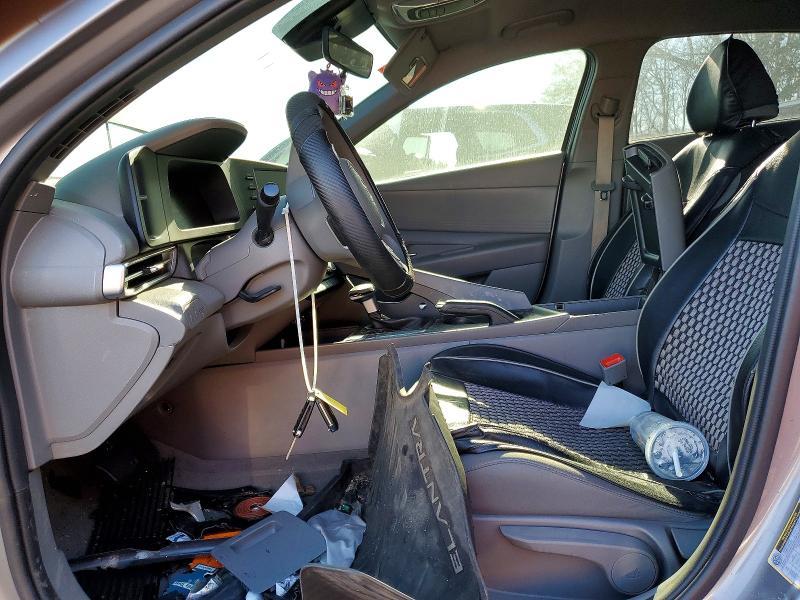 2024 Hyundai Elantra se