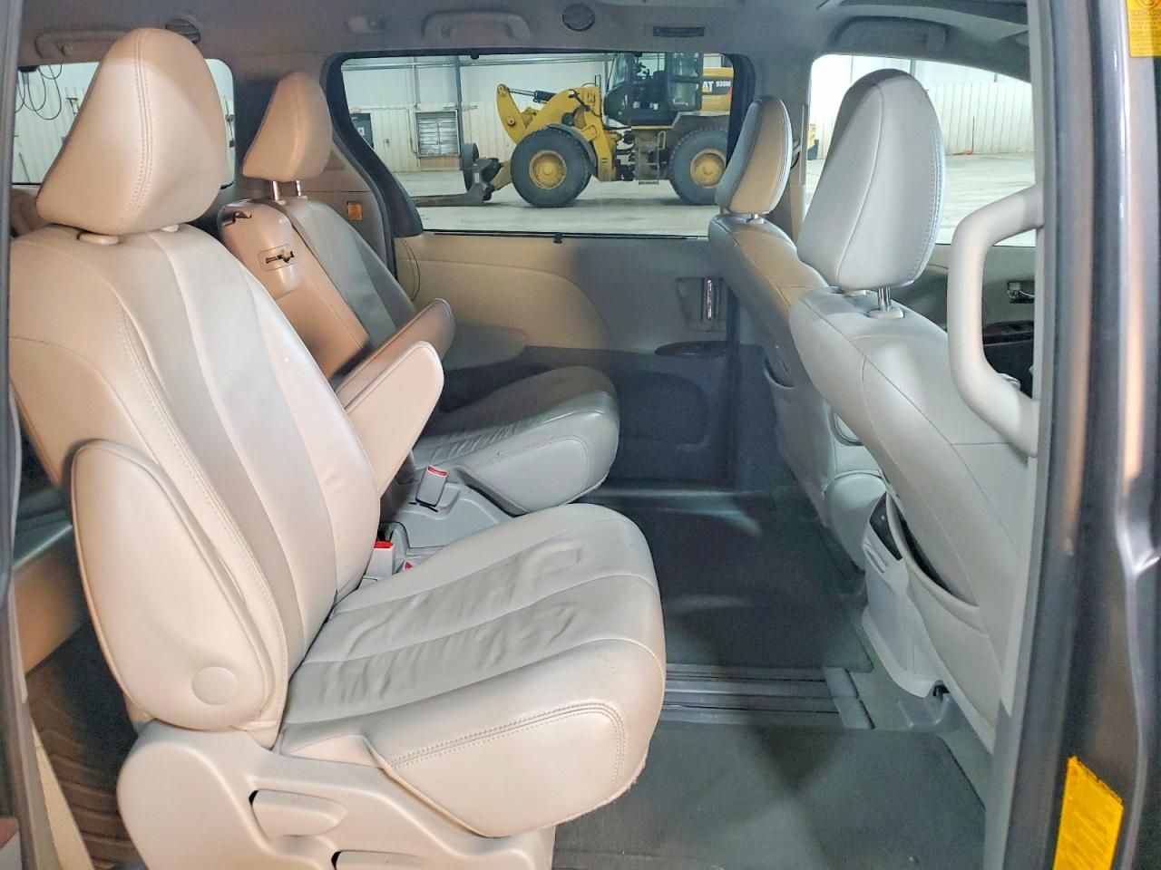 2013 Toyota Sienna xle