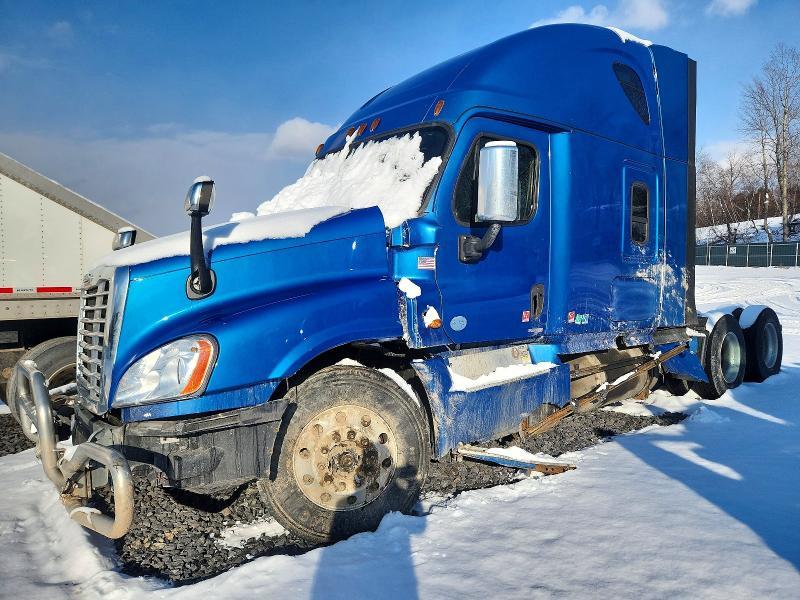 2016 Freightliner Cascadia 125 Semi Truck
