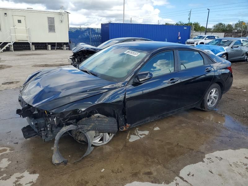 2025 Hyundai Elantra se