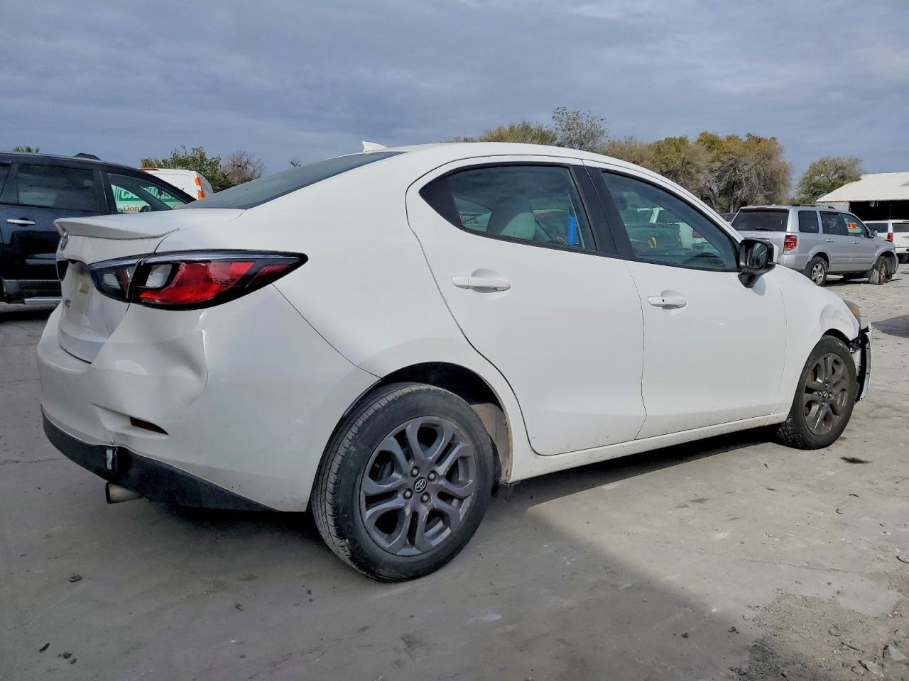 2019 Toyota Yaris le