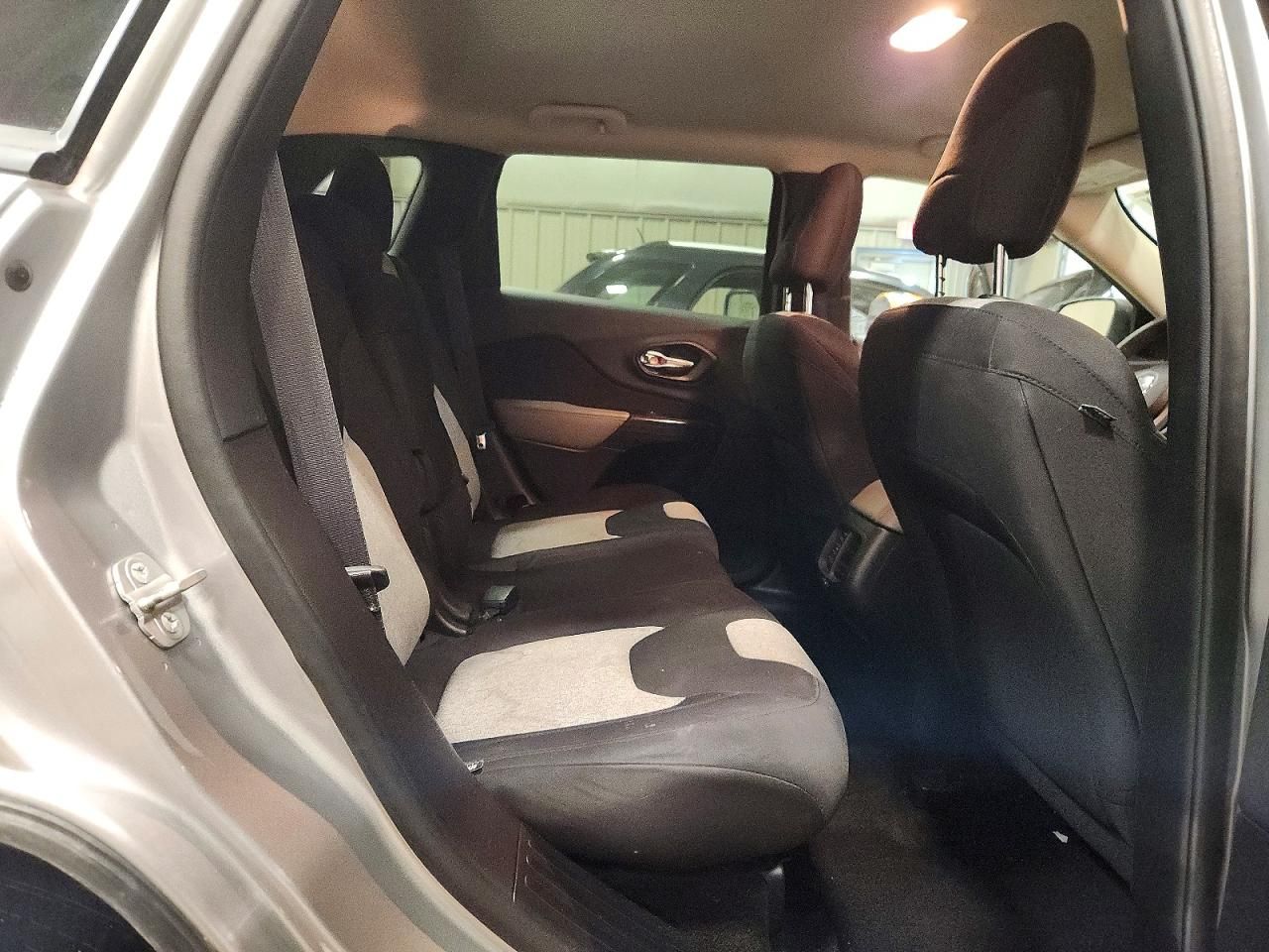 2014 Jeep Cherokee Sport