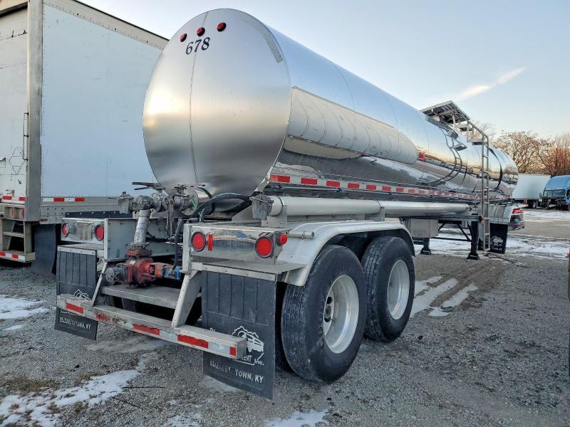 2003 Walker Tank Trailer