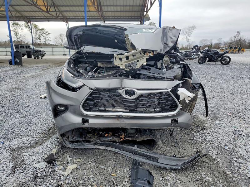 2026 Toyota Highlander xle