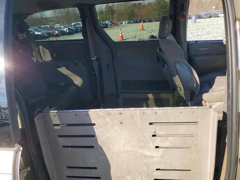 2002 Chrysler Town & Country Limited