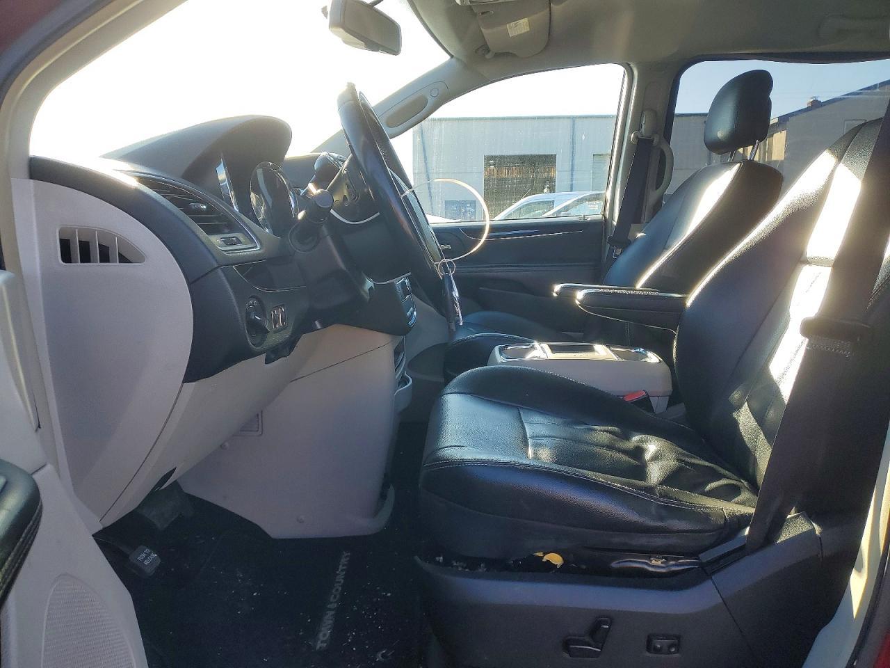 2014 Chrysler Town & Country Touring