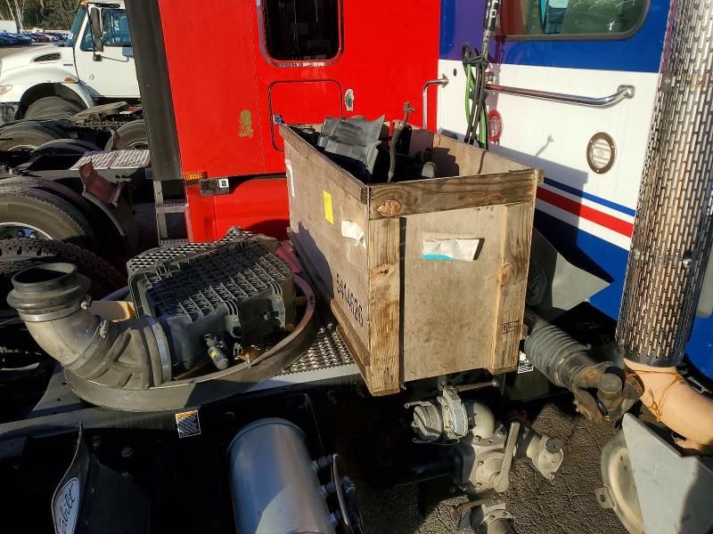 2018 Peterbilt 579 Semi Truck