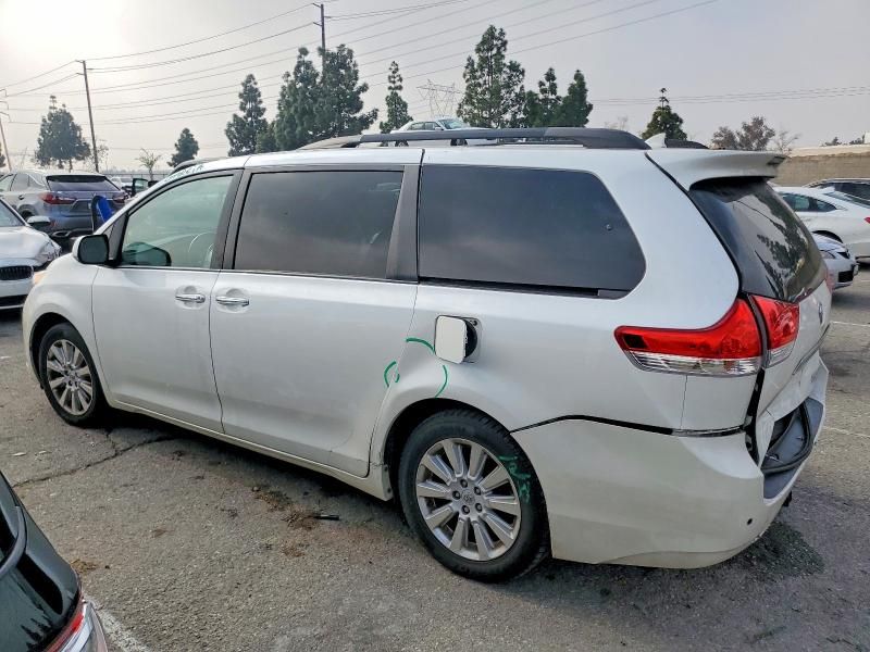 2012 Toyota Sienna xle