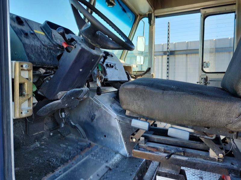 2021 Freightliner Chassis m Line Walk-in van