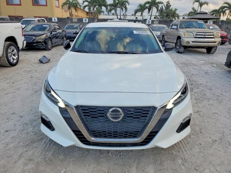 2022 Nissan Altima sr