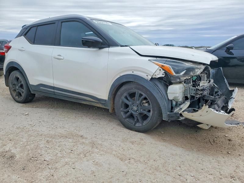 2020 Nissan Kicks sr
