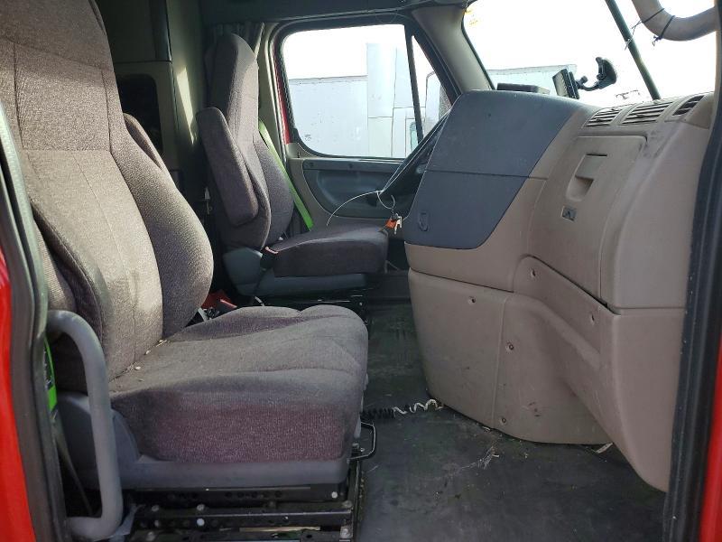 2017 Freigliner 2017 Freightliner Cascadia 125 Semi Truck