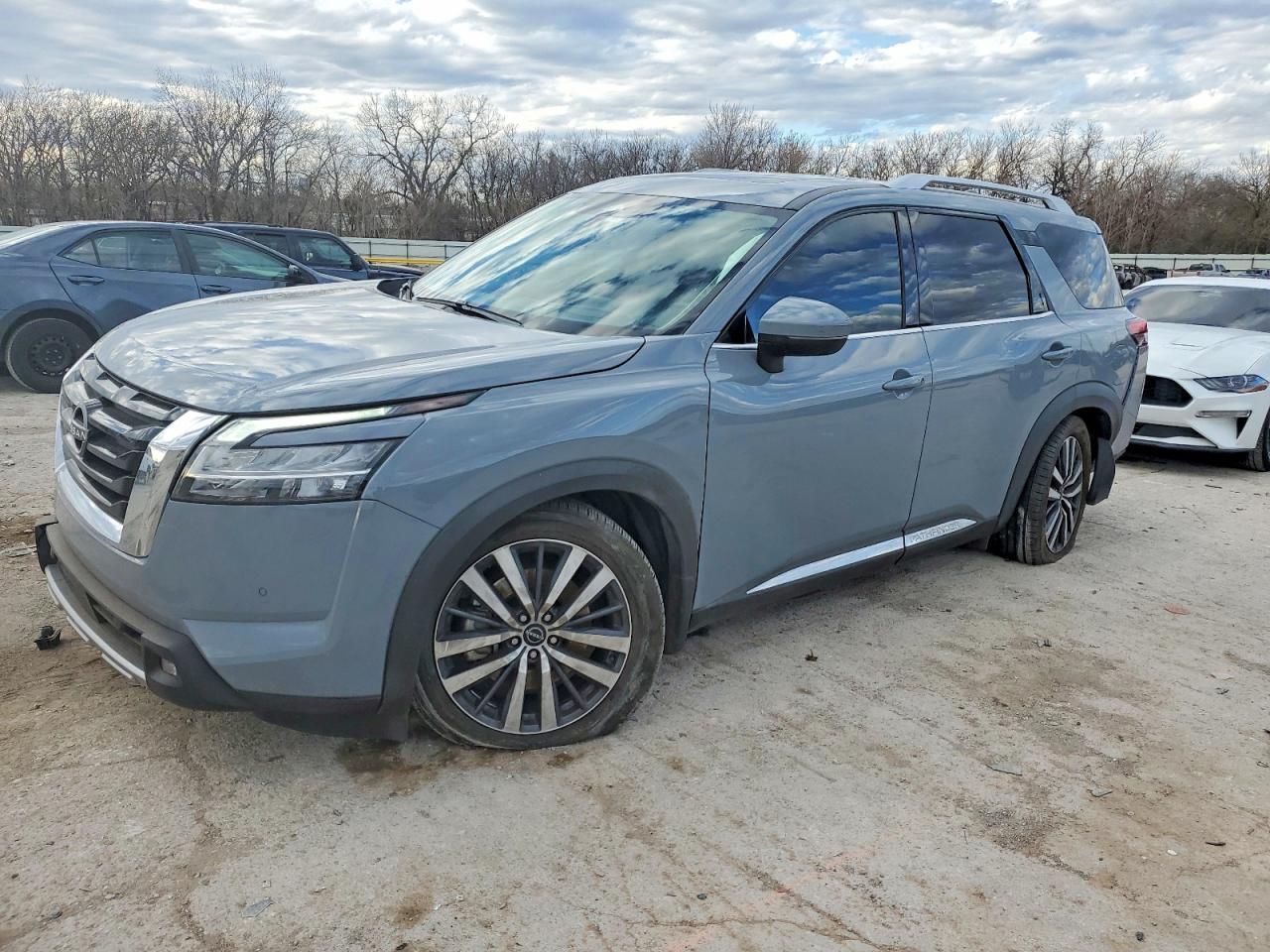 2022 Nissan Pathfinder Platinum