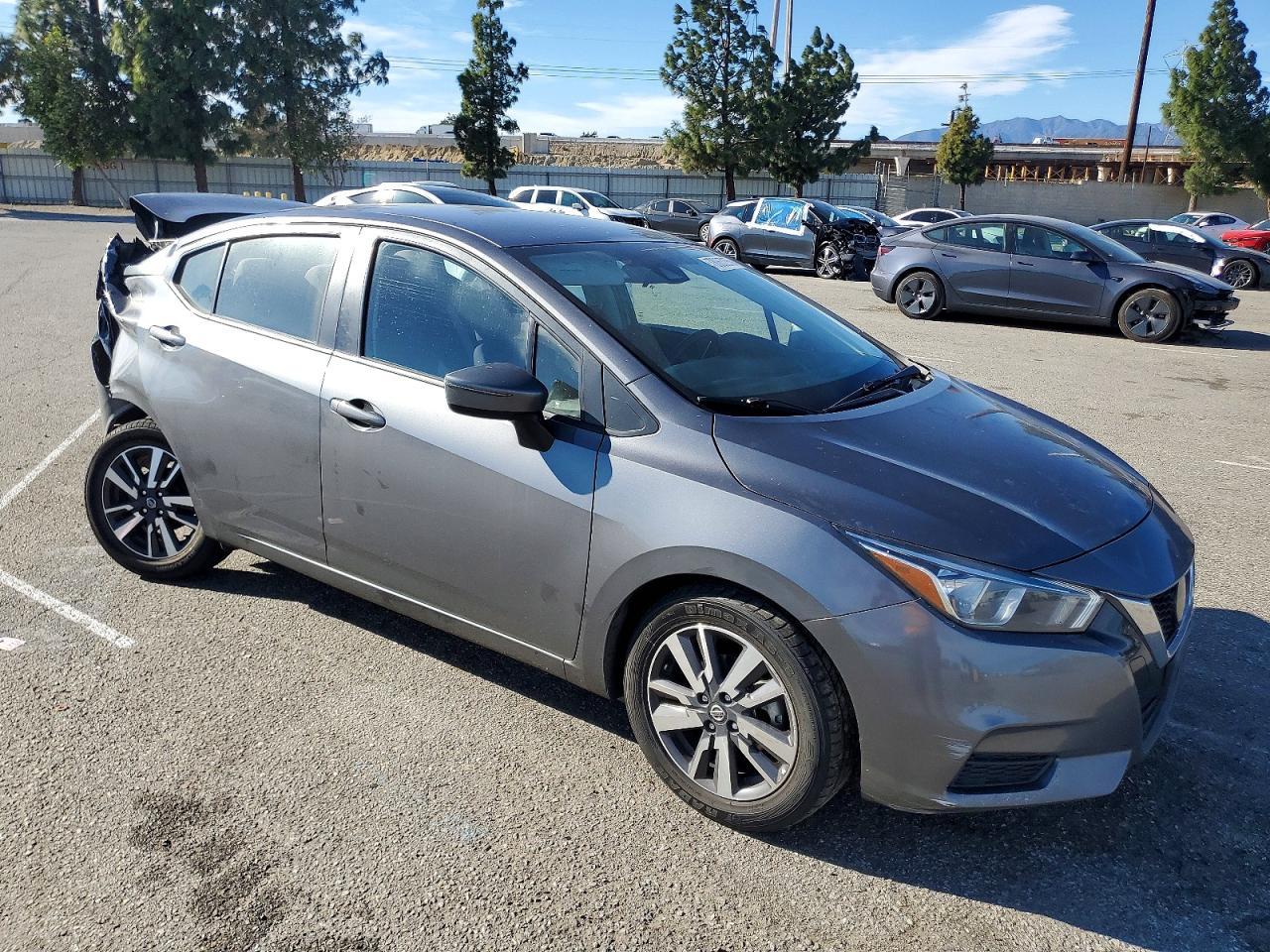 2021 Nissan Versa sv