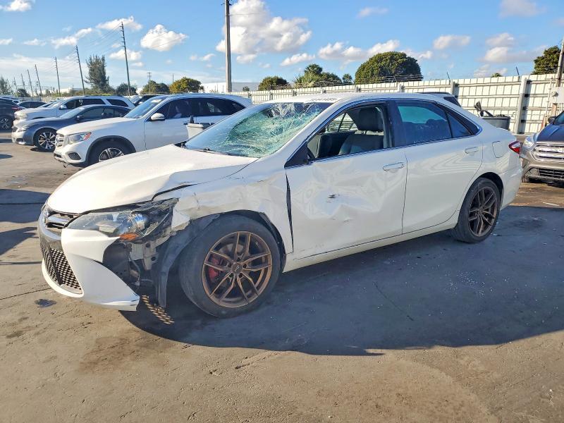 2015 Toyota Camry se