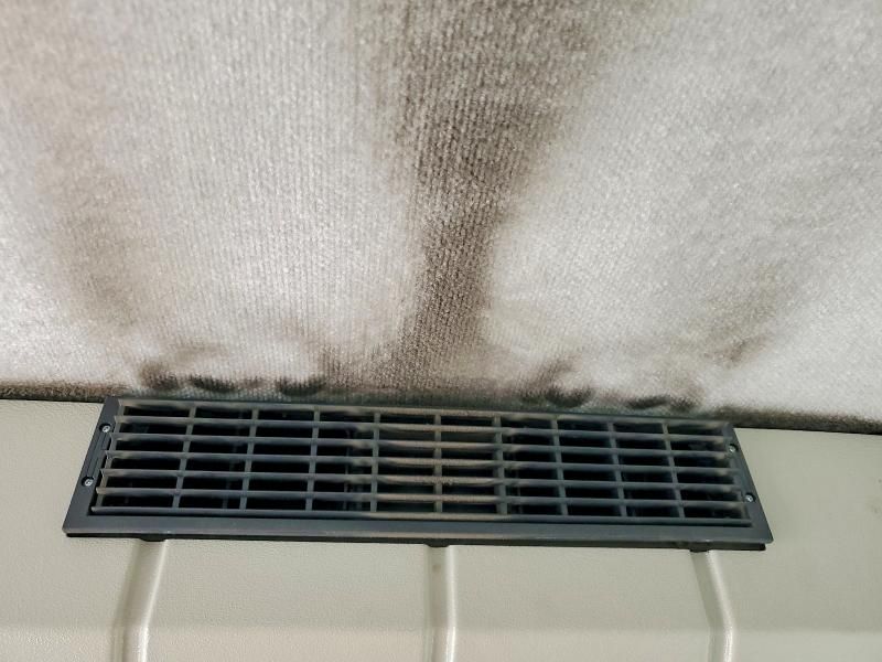 2011 Ford Econoline E350 Super Duty Cutaway Van