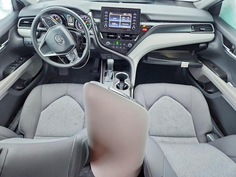 2021 Toyota Camry le