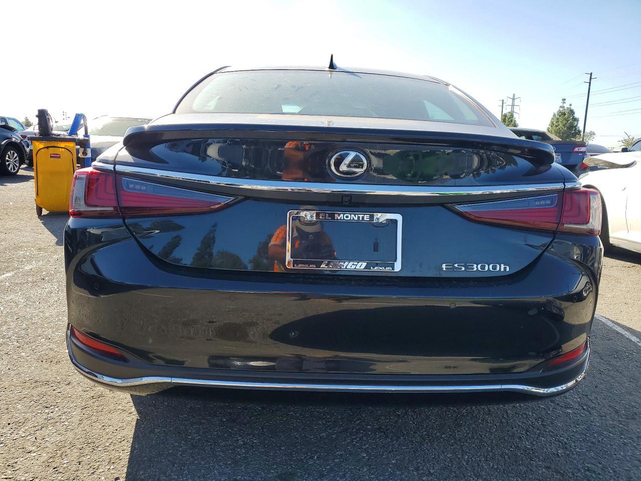 2025 Lexus Es 300h Base