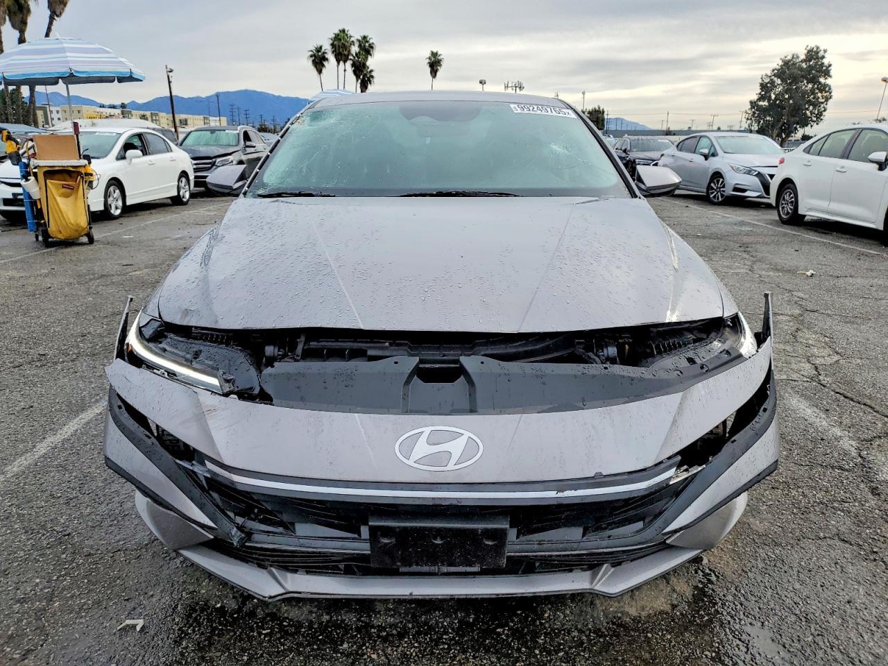 2025 Hyundai Elantra se