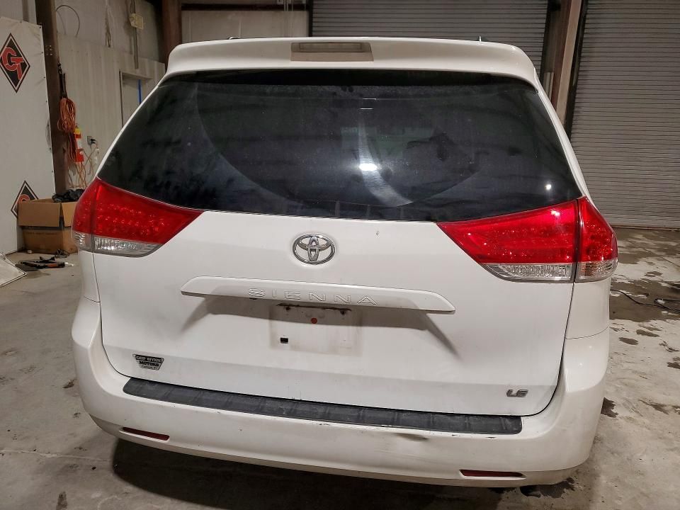 2014 Toyota Sienna le