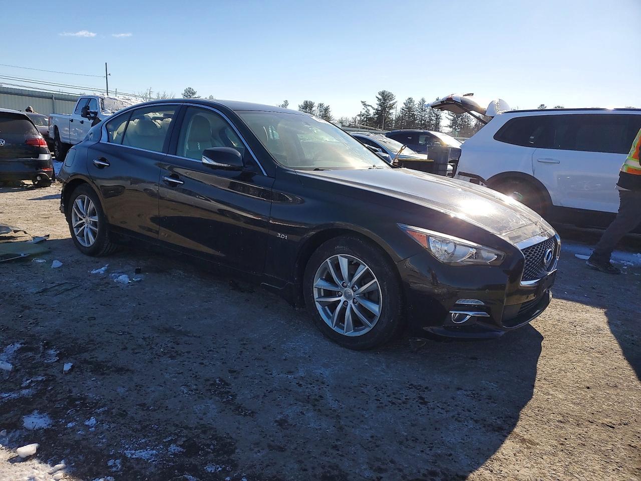 2016 Infiniti Q50 Premium