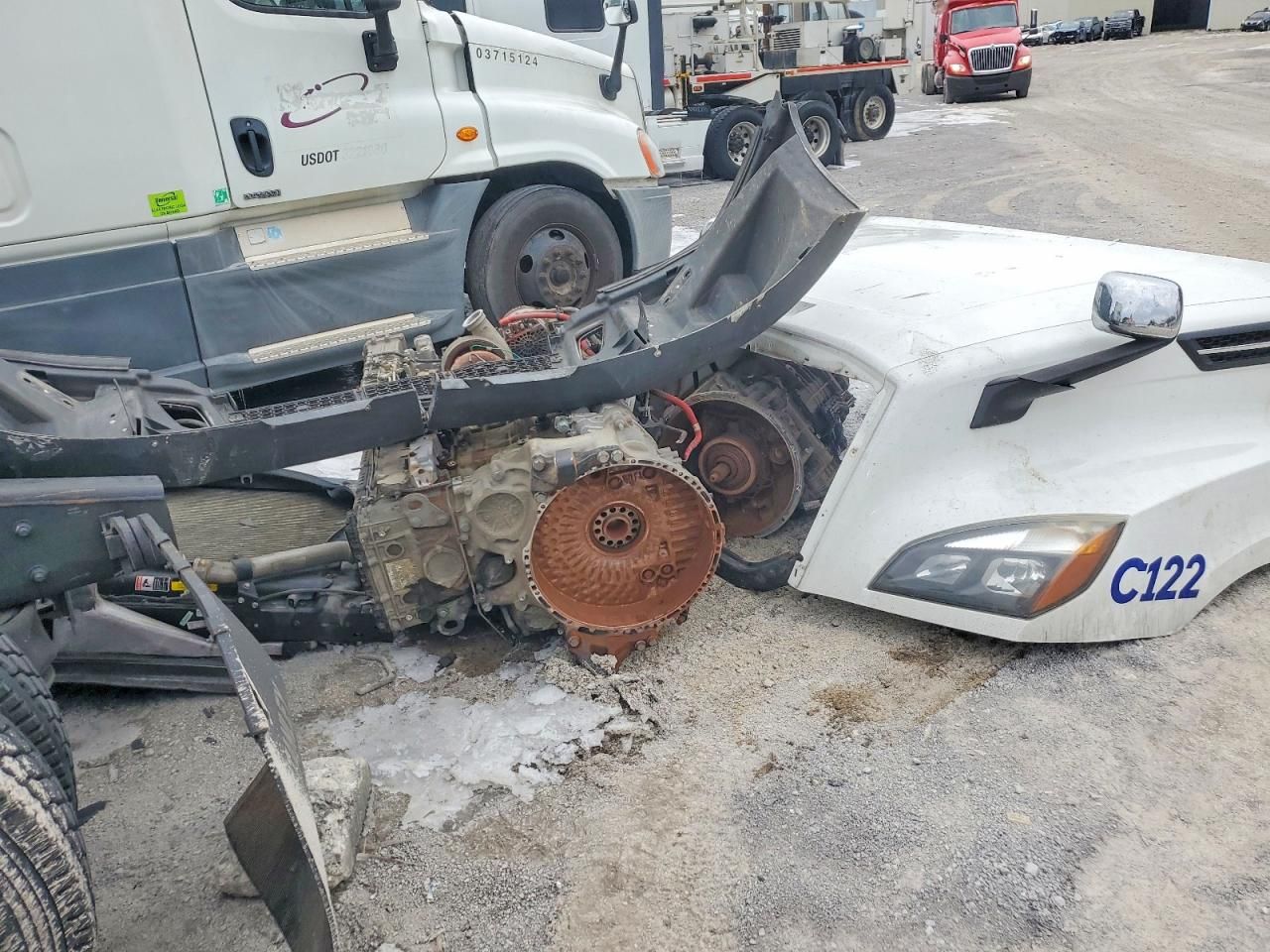 2020 Freightliner Cascadia 126 Semi Truck