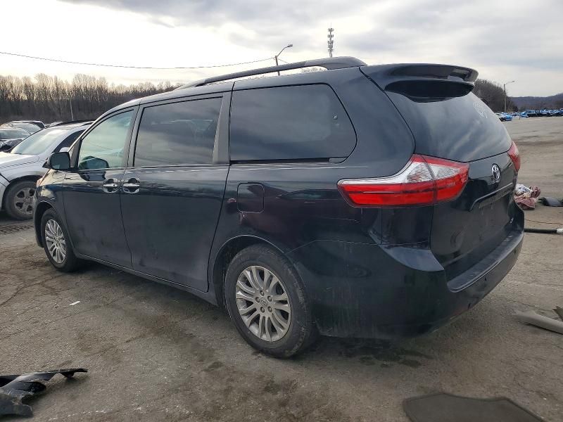 2017 Toyota Sienna xle